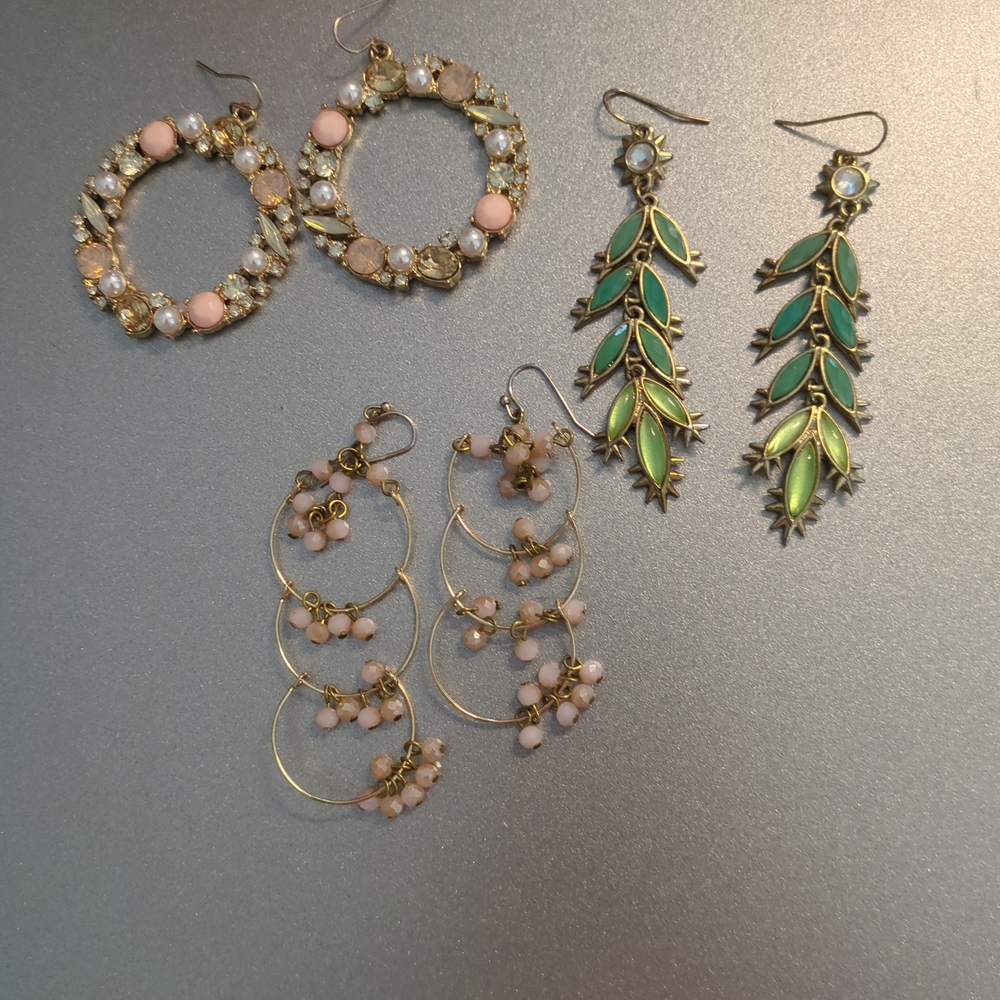 Elegant Gold and Green Leaf Earrings Set
